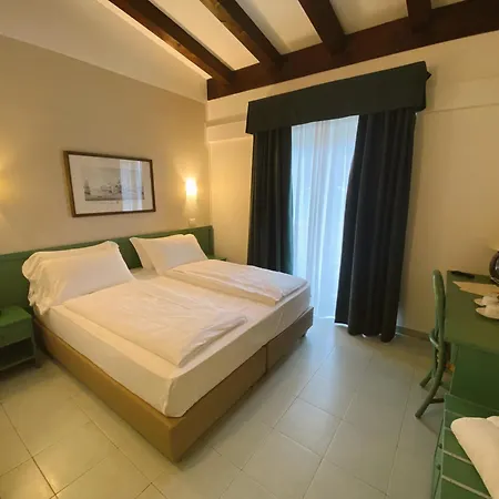 Tamerici Resort فندق مارتْشانا مارينا